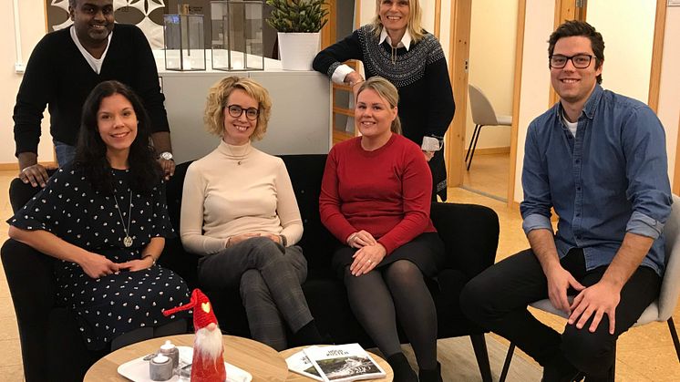 Övre raden från vänster: Andreas Olsson, Mia Karlsson, Louise Nordlander, Cecilia Lideskog, Maria Lundqvist och Marcus Strömsten. På bilden saknas Maarja Edman, Katrin Larsson och Elina Flink. 