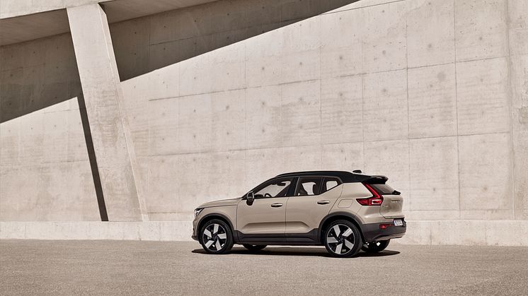 Volvo_DK_EX40_EC40-02