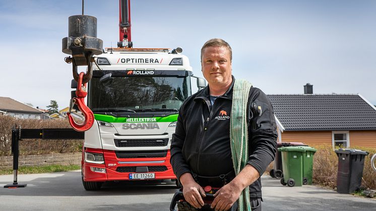 Med ﻿en elektrisk Scania 25P leverer Rølland Transport byggevarer for Optimera, nesten helt lydløst. Det skaper en bedre hverdag for sjåfør Hans Roger Rølland, naboer og varemottakere.﻿