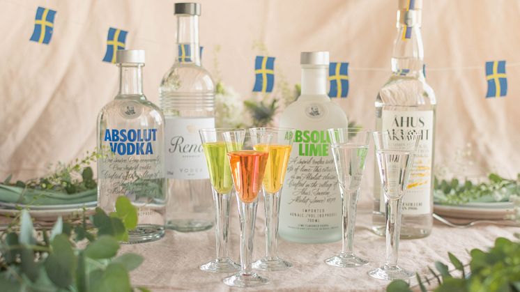 Sätt färg på snapsen – nya trenden för sommarens högtider