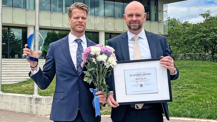 Hans-Christian Schulze och Richard Larsson, IOWN Energy vann SACC USA Business Award 2023.