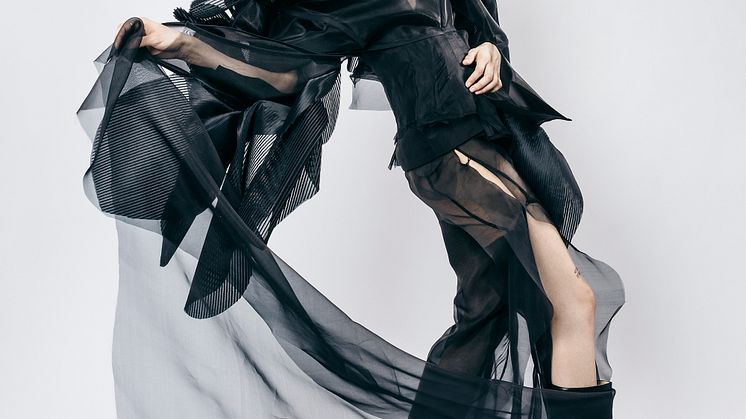 Fo Phan – Couture Black