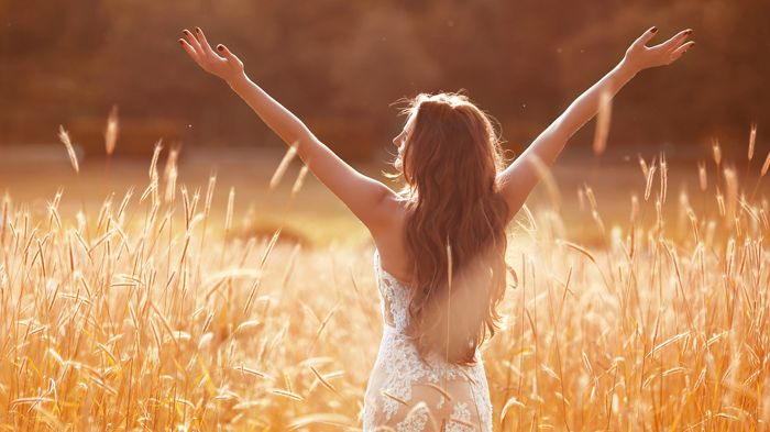 Im Einklang mit der Natur zu leben, ist ein Bedürfnis vieler Menschen. Sie legen Wert auf Natürlichkeit und ethisch einwandfrei hergestellte Produkte. Bild: Victoria Andreas | stock.adobe.com