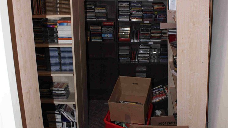 NW 13 14 Jail for online trader - Op Epping