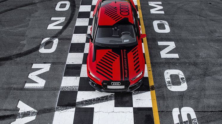 Audi RS 7 piloted driving concept (2015 Robby) top front