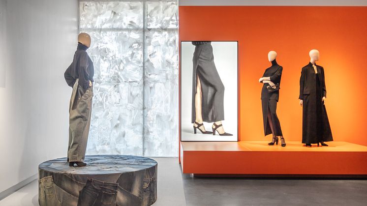 Installationsbild från utställningen Margiela, åren med Hermès