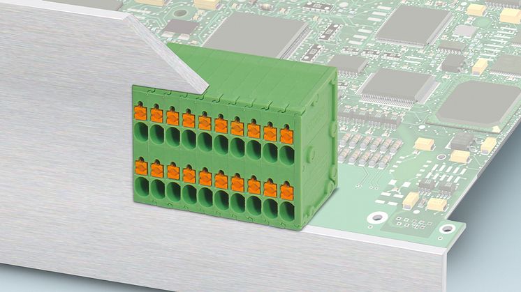 Double-row PCB terminal block with high connection density