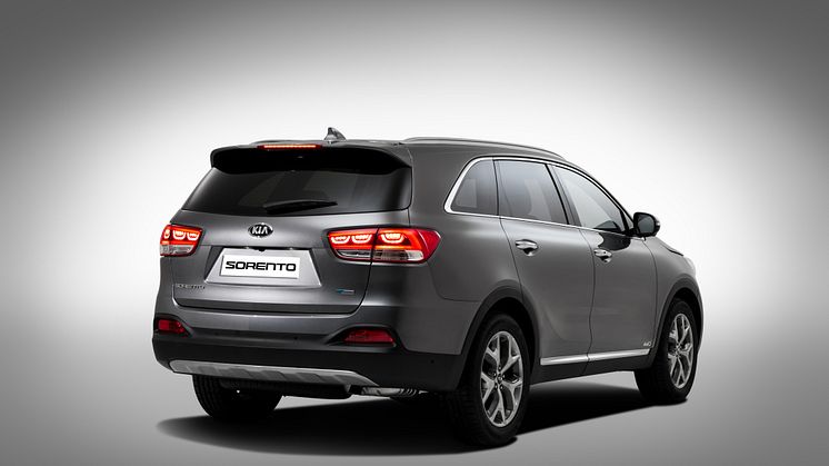 Kia visar de första bilderna på nya Sorento