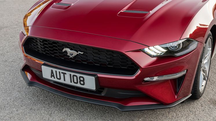 FORD MUSTANG 2017 (24)