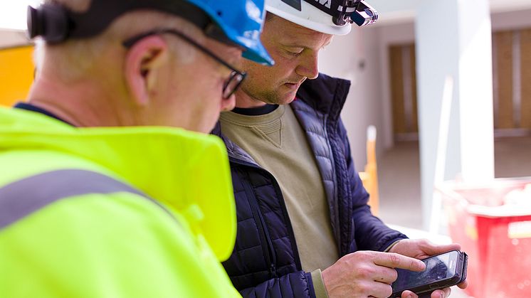 I partnerskap med Teamhub har Hogia utvecklat stöd för automatisk uträkning av tid-, ackords- och resultatlön samt lärlingslön enligt lönebestämmelser i Byggavtalet.