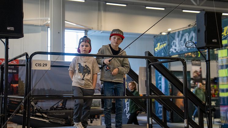 Två små nya sportfiskestjärnor