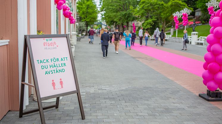 Restriktioner samsades med feststämning när Liseberg öppnade den 3 juni efter 520 dagar stängt. Foto: Hedvig Wallin