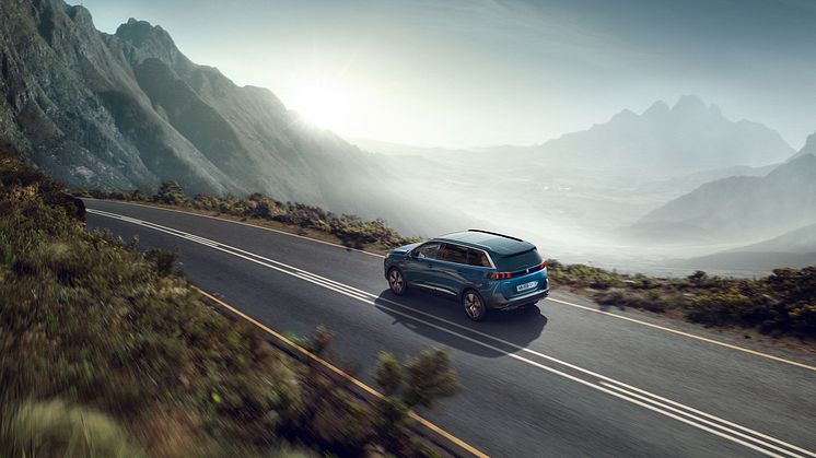 PEUGEOT_5008_2009RC_006