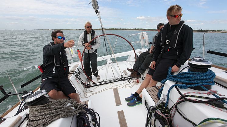 Participants of this year's Round the Island Race in association with Cloudy Bay are being encouraged to use an AIS for extra safety and track their competitors movements