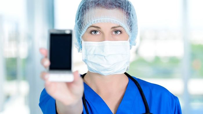 apoBank-Stiftung: Unterstützung für Corona-Ambulanzen und betroffene Kliniken durch mehrsprachige Triaphon-Helpline