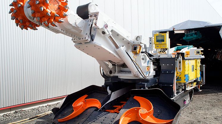 Hochinnovativ in jeder Hinsicht: Teilschnittmaschine SM150 von BS mit iRoadheader von INMINE