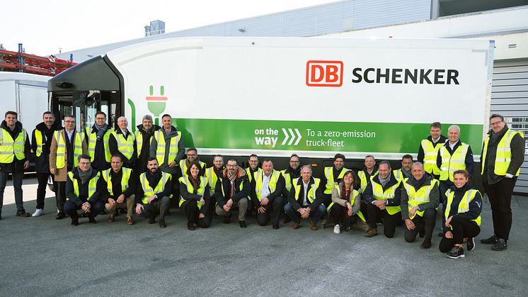 DB Schenker har besökt Volta Trucks anläggning i Österrikiska Steyr, för en presentation av den första prototypen av den 150 fordon stora flottan som ska testas runt om i Europa. Foto: Volta Trucks