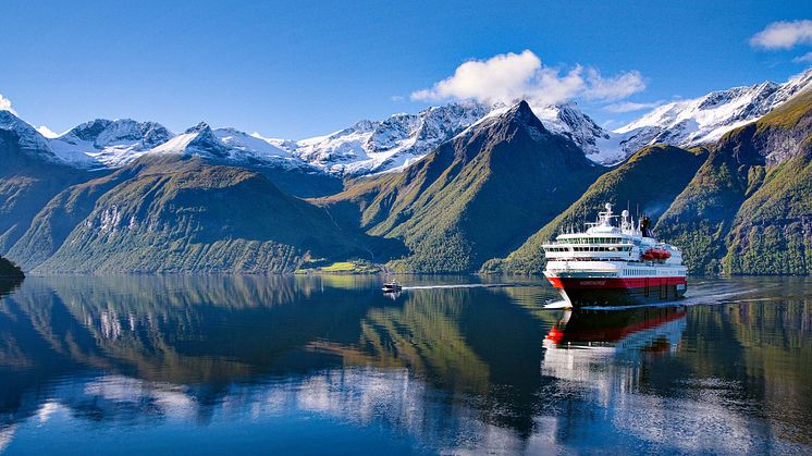 Hurtigrutens 125-årsjubileum er plastfritt fra Svalbard i nord til Seattle i vest og Hong kong i øst. Foto: Erika Tiren