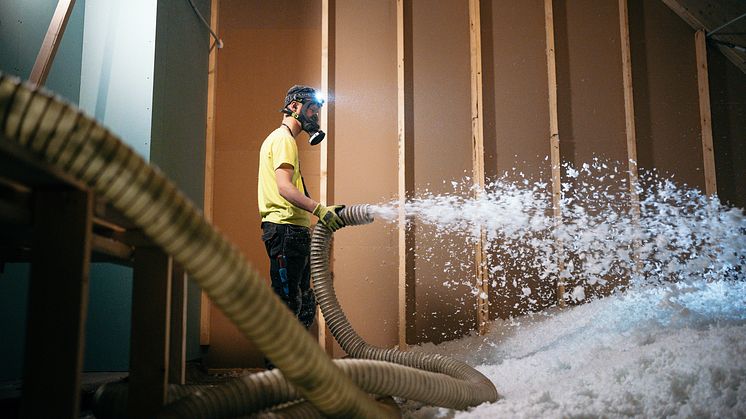 Knauf-Insulation-Koli-Hotel-installation-blowing-wool