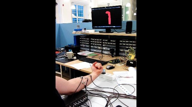 Controlling an arm on a computer screen