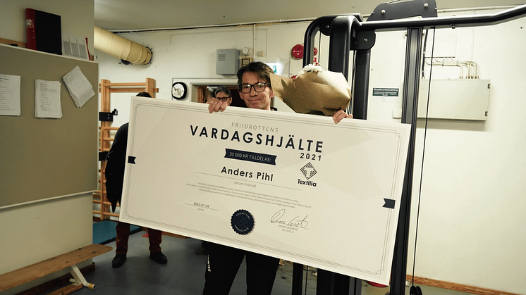 Anders Pihl, Lerum Friidrott tar emot pris som Friidrottens vardagshjälte 2021