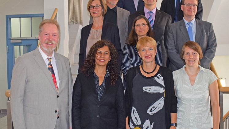 Neue Professorinnen und Professoren im Land Brandenburg gemeinsam mit Wissenschaftsministerin Dr. Martina Münch (1. Reihe, 2.v.r.).