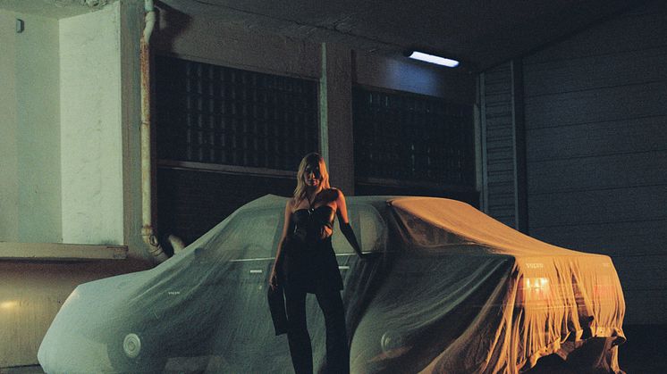 Astrid S ute med andra albumet "JOYRIDE"
