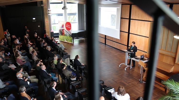 Antrittsvorlesung Digital Humanities | Prof.in Dr.in Lina Franken spricht über Algorithmen und Daten in kulturwissenschaftlicher Forschung