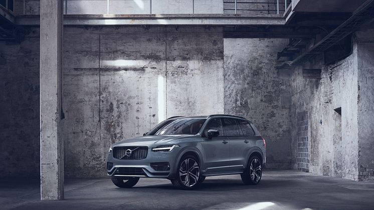 XC90 RECHARGE.jpg