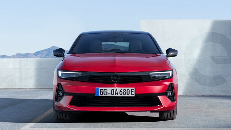 11_opel_astra_sports_tourer_electric_520676-6386f956191a4