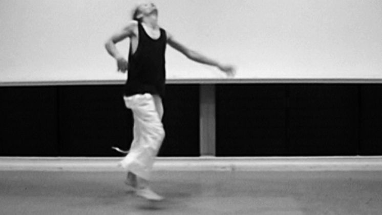 What is the Reality of Never?  Utställning och performance av Alex Mirutziu i Lucie Fontaines ateljé på Iaspis
