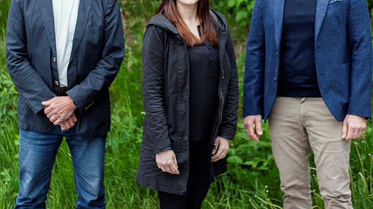 Från vänster: Jan-Erik Lundgren, Susan Lundin och vd Mikael Lundberg. Foto: Structor.
