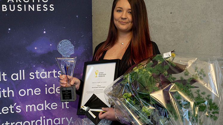 Sandra Nilsson från Arctic Space Technologies tog mot priset för Årets startup 2020.   Foto: Zandra Klasson