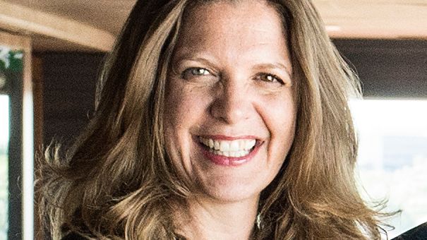 Carla Kearns Headshot