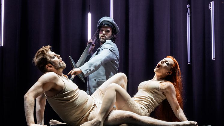 En delirisk kärlekshistoria och utomkroppslig tragedi i Tristan och Isolde på Folkoperan. Foto: AORTA.