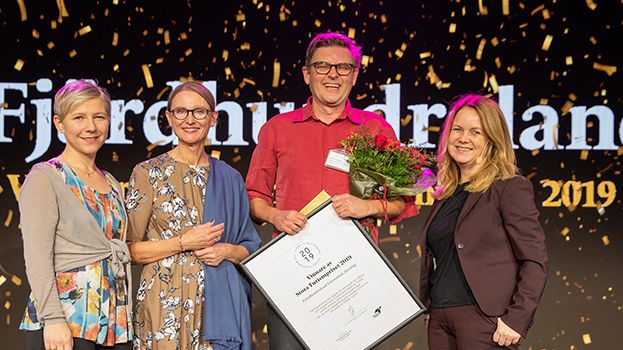 Från vänster Malin Zillinger, Stiftelsen för kunskapsfrämjande inom Turism, Gunilla Nordlöf, gd Tillväxtverket, Mats Thorburn, Fjärdhundraland samt Jennie Nilsson, landsbygdsminister. Foto: Ulf Berglund