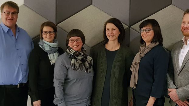 Det første kullet har bestått av fra venstre på bilde: Per Andre Enerhaugen, Henriette Vingelsgaard, Camilla Samuelsen, Synnøve Berge, Eirill Solberg Tornes og Torfinn Korsvold. Foto: Elisabeth Norridge