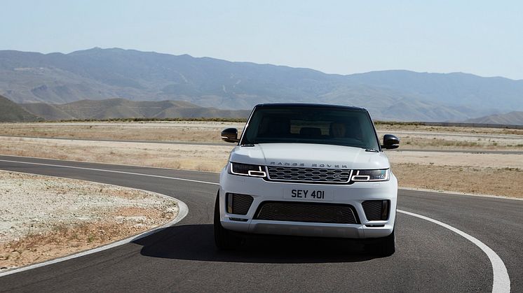RRS_18MY_041017_PHEV_Dynamic_06