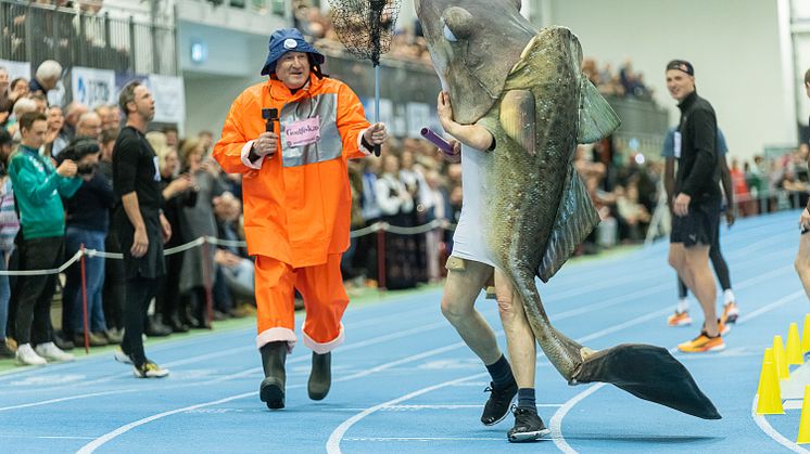 Dag Sørli (til venstre) veksler med Trym Eidem Gundersen. Foto: Andreas Bjerknes,  Vikebladet Vestposten