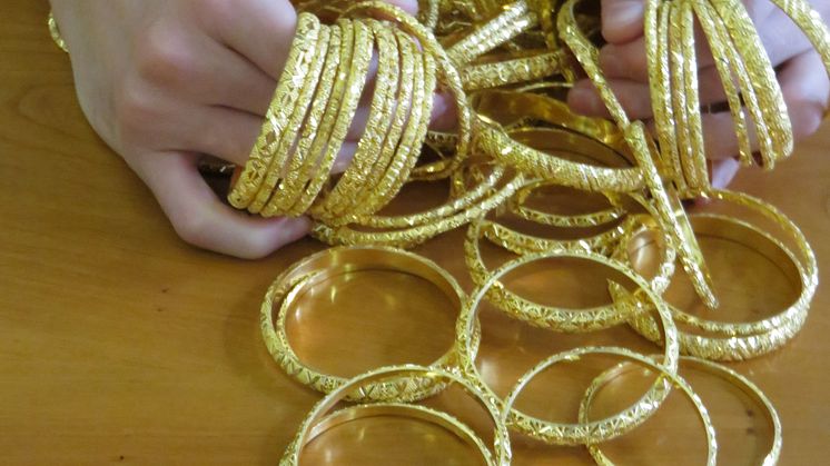 LON 2115 Bracelets 1