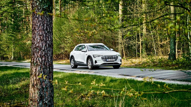 Sähköautojen valmistajat valitsevat renkaat Continentalin valikoimista. 210608_PR_Continental_OE_E-Mobility2.jpg
