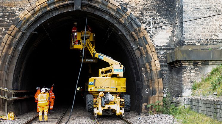 Engineers work between Welwyn and Hitchin to deliver ECDP, Network Rail (2)