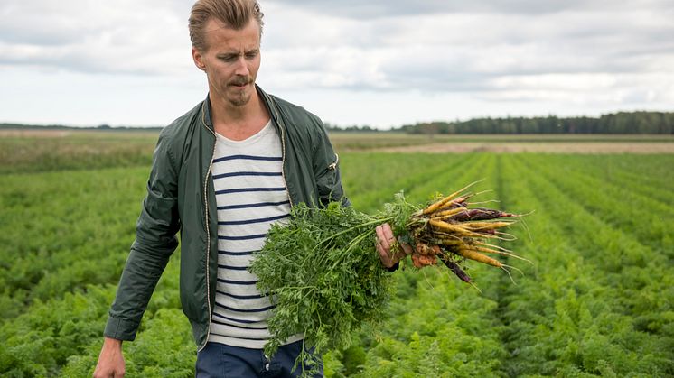 Stjärnkocken Paul Svensson finns på plats för att bjuda besökarna på mat. Foto: Håkan Gustafsson