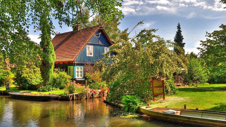 Brandenburg_Spreewald_Bauernhaus_an_der_Spree_im_Freilandmuseum_Lehde