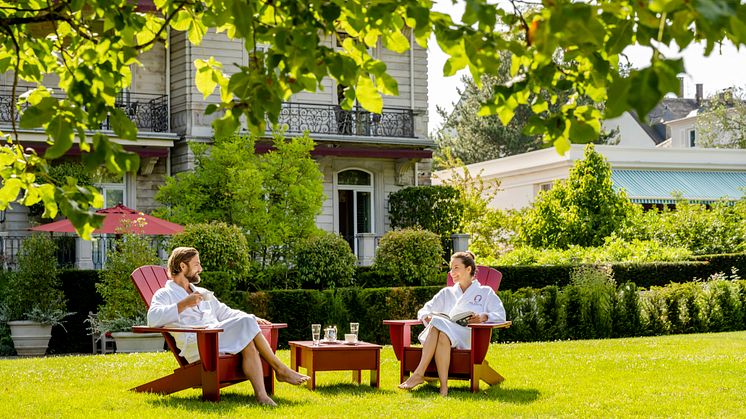 Baden-Baden: Par slapper af efter wellnessbehandling