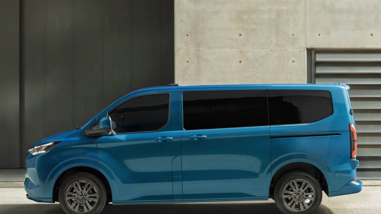 20231002-nový Transit Custom Kombi Van a Kombi_ceník.pdf