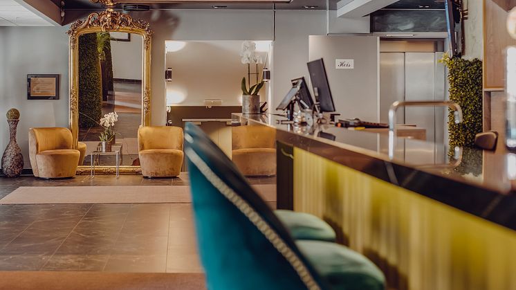 Lobby-mirror-clarion-collection-hotel-grand-bodø (2)
