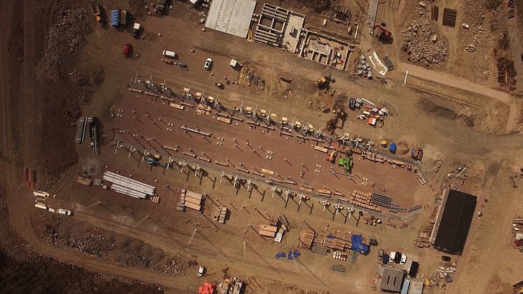 Ögonblicksbild från byggnationen av station Rätan belägen 10 mil söder om Östersund. Foto: Omexom