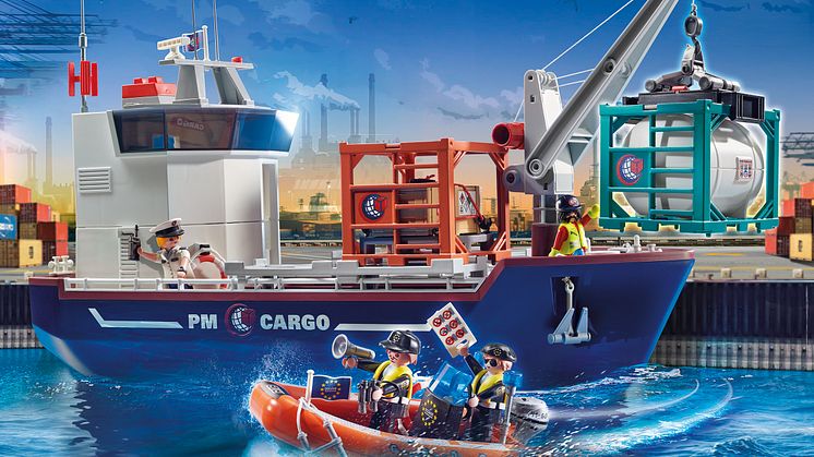 Großes Containerschiff mit Zollboot (70769) von PLAYMOBIL