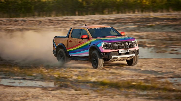 Very Gay Raptor_2